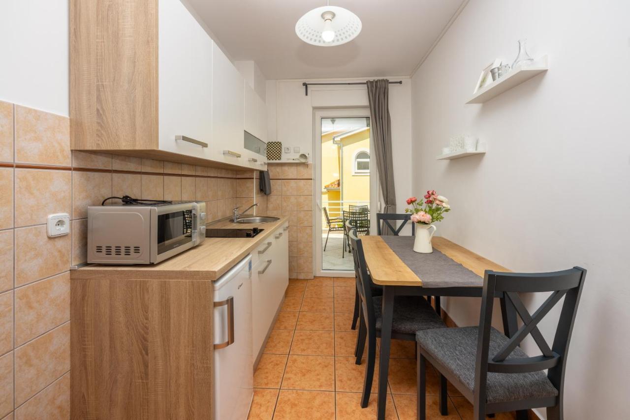 Apartments Claudia Цриквеница Экстерьер фото