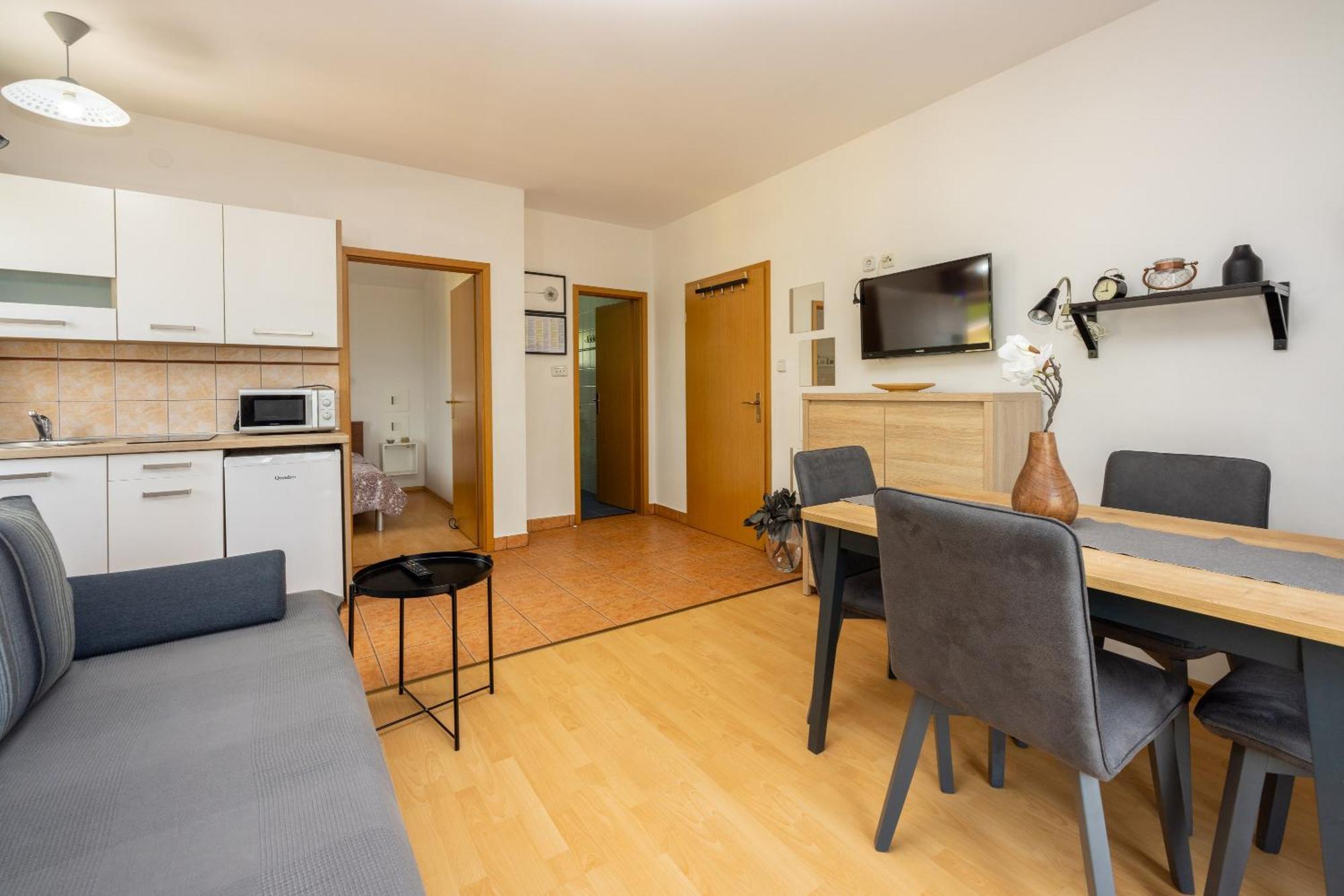 Apartments Claudia Цриквеница Экстерьер фото
